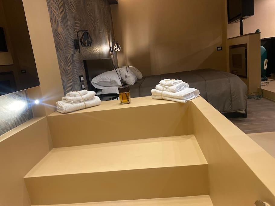 Montesantogroup Suite House Nel Centro Di Napoli Ngoại thất bức ảnh