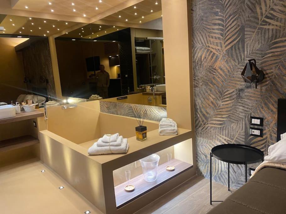 Montesantogroup Suite House Nel Centro Di Napoli Ngoại thất bức ảnh