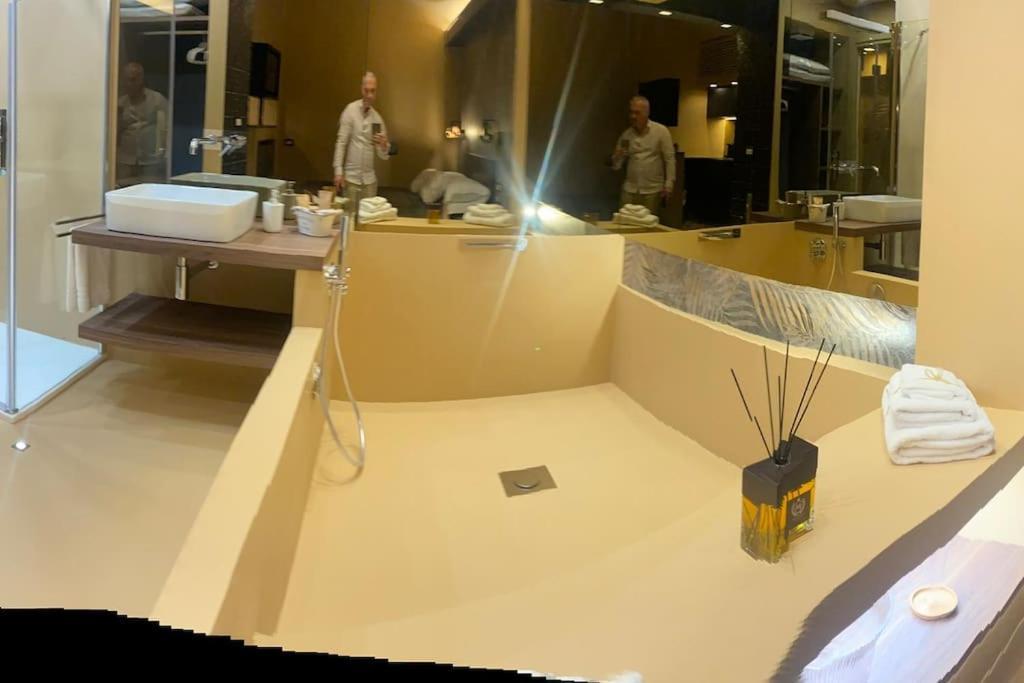 Montesantogroup Suite House Nel Centro Di Napoli Ngoại thất bức ảnh